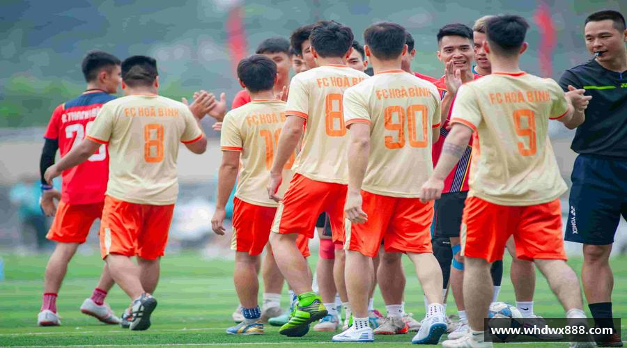 拼搏拼出精彩，勇敢向前